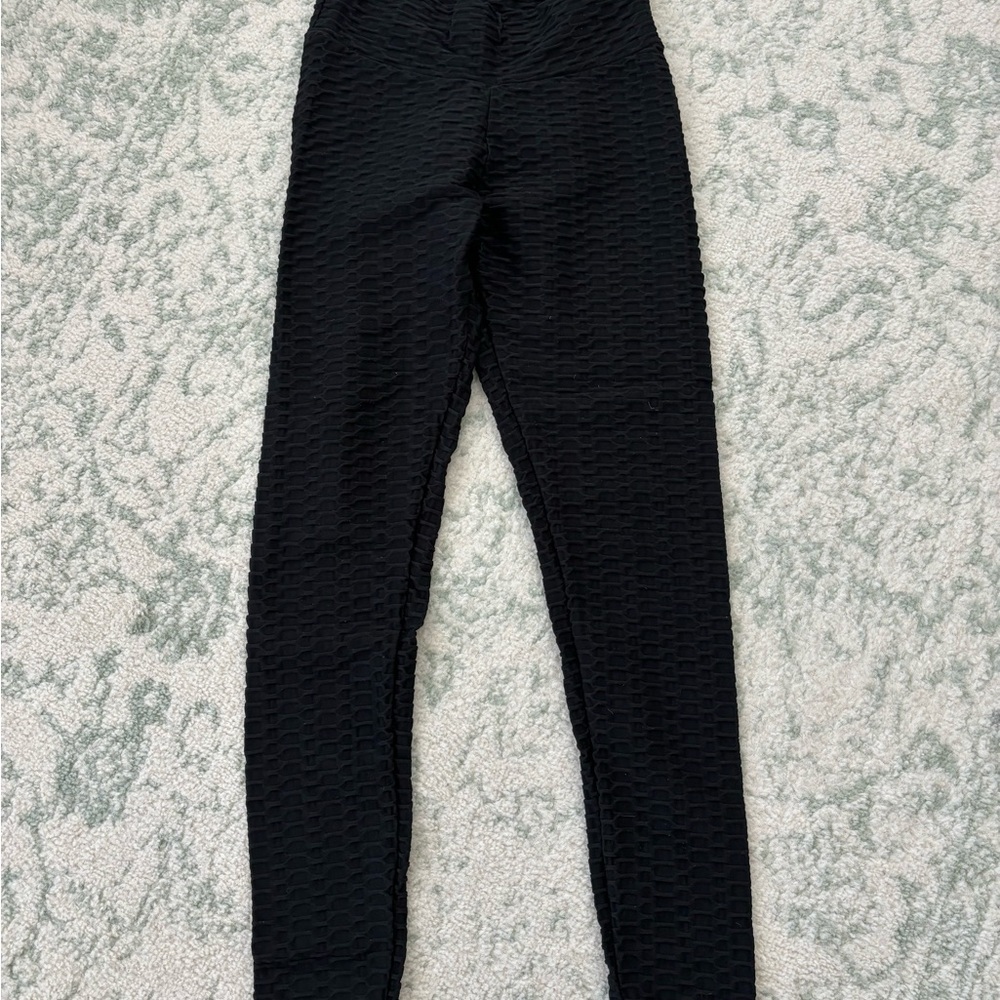 Viral Black Textured Leggings